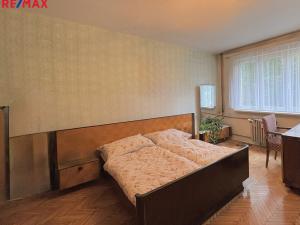 Prodej bytu 3+1, Ostrov, Kollárova, 67 m2