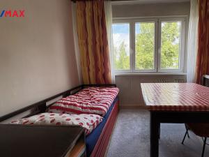 Prodej bytu 3+1, Ostrov, Kollárova, 67 m2