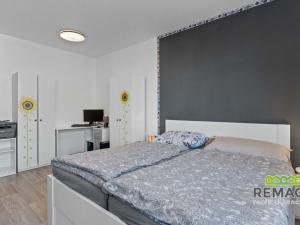 Pronájem bytu 2+kk, Uherské Hradiště, Jabloňová, 52 m2