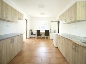 Pronájem rodinného domu, Kamýk nad Vltavou, 550 m2