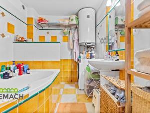 Prodej bytu 3+1, Hronov, Husova, 78 m2