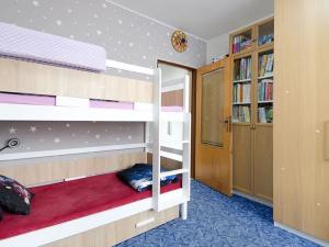 Prodej bytu 3+1, Hrádek, Družstevní, 75 m2