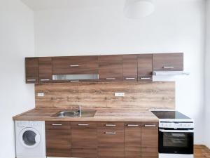 Pronájem bytu 2+1, Ústí nad Labem - Ústí nad Labem-centrum, Stará, 70 m2