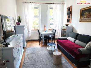 Prodej bytu 3+1, Karlovy Vary - Dvory, Chebská, 69 m2