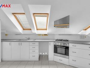 Prodej bytu 3+kk, Černožice, Revoluční, 82 m2