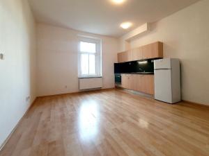 Pronájem bytu 1+kk, Praha - Vysočany, Vysočanské náměstí, 32 m2