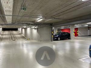 Pronájem garážového stání, Brno, U Červeného mlýna, 16 m2