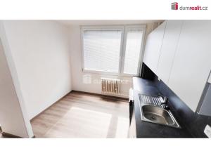 Pronájem bytu 2+1, Praha - Kobylisy, Chabařovická, 67 m2