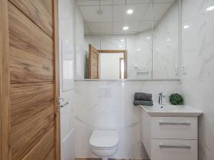 Prodej bytu 2+kk, Hluboká nad Vltavou, Nerudova, 48 m2
