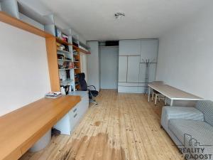 Pronájem bytu 2+kk, Praha, Biskupcova, 47 m2