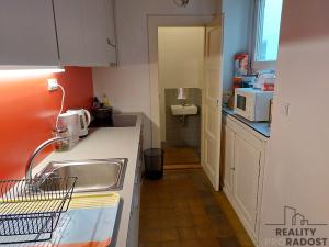 Pronájem bytu 2+kk, Praha, Biskupcova, 47 m2