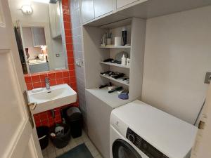 Pronájem bytu 2+kk, Praha, Biskupcova, 47 m2