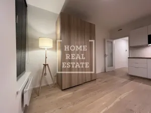 Prodej bytu 1+kk, Praha - Smíchov, Nádražní, 29 m2