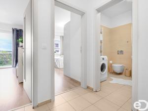 Prodej bytu 2+kk, Praha, Saarinenova, 61 m2