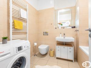 Prodej bytu 2+kk, Praha, Saarinenova, 61 m2