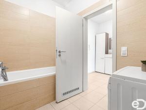 Prodej bytu 2+kk, Praha, Saarinenova, 61 m2