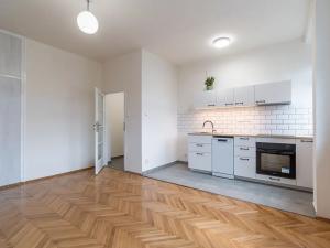 Pronájem bytu 2+kk, Praha - Vršovice, Kišiněvská, 48 m2