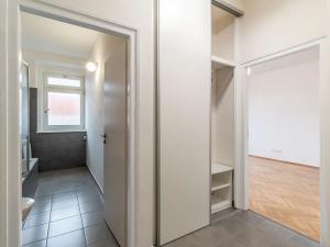 Pronájem bytu 2+kk, Praha - Vršovice, Kišiněvská, 48 m2