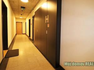 Pronájem bytu 1+kk, Praha - Libeň, Novovysočanská, 24 m2