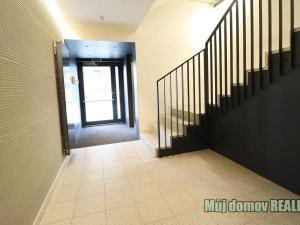 Pronájem bytu 1+kk, Praha - Libeň, Novovysočanská, 24 m2