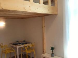Pronájem bytu 1+kk, Praha - Smíchov, Nádražní, 24 m2