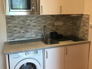 Pronájem bytu 1+kk, Praha - Smíchov, Nádražní, 24 m2