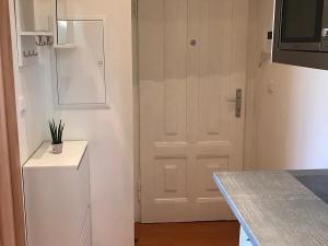 Pronájem bytu 1+kk, Praha - Smíchov, Nádražní, 24 m2