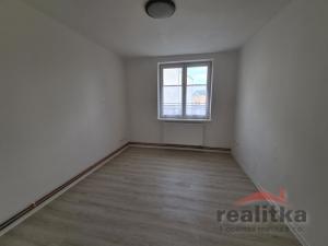 Pronájem bytu 2+1, Opava - Město, náměstí Osvoboditelů, 48 m2