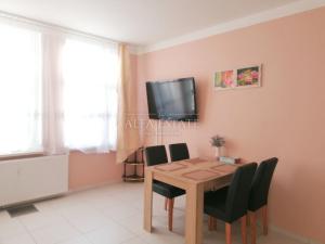 Pronájem bytu 2+kk, Karlovy Vary, Sokolovská, 48 m2