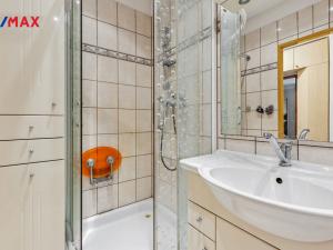 Prodej bytu 3+1, Mariánské Lázně, Libušina, 66 m2