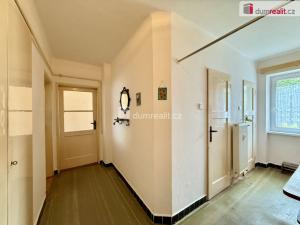 Prodej bytu 2+1, Ostrov, 65 m2