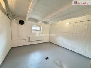Prodej bytu 2+1, Ostrov, 65 m2