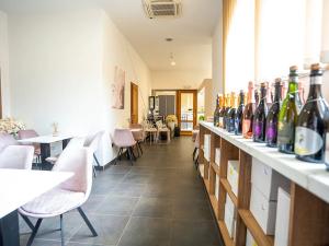 Prodej obchodního prostoru, Lednice, 21. dubna, 55 m2