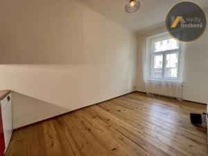 Pronájem bytu 4+kk, Praha - Vršovice, Charkovská, 74 m2