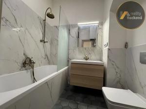 Pronájem bytu 4+kk, Praha - Vršovice, Charkovská, 74 m2