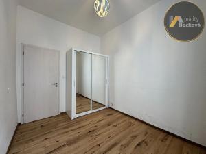 Pronájem bytu 4+kk, Praha - Vršovice, Charkovská, 74 m2