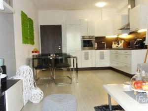 Pronájem bytu 2+kk, Olomouc, Novosadský dvůr, 60 m2