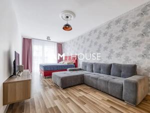 Prodej bytu 1+kk, Praha - Strašnice, Zvěřinova, 51 m2
