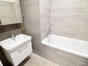 Pronájem bytu 2+kk, Brno - Žebětín, Novodvorská, 45 m2