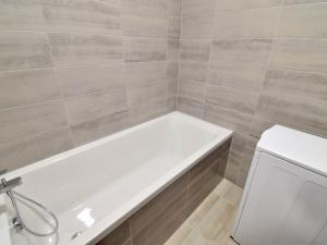 Pronájem bytu 2+kk, Brno - Žebětín, Novodvorská, 45 m2