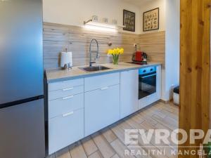 Pronájem bytu 2+kk, Slaný, Ouvalova, 60 m2