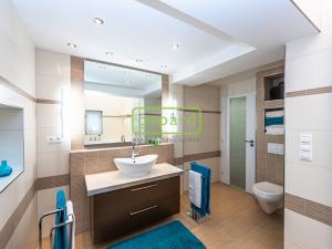 Prodej rodinného domu, Bečov nad Teplou, Na Zelené, 231 m2