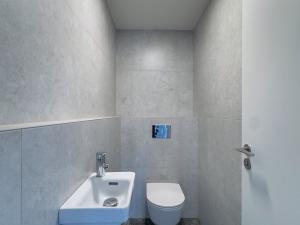 Pronájem bytu 2+kk, Praha - Modřany, Československého exilu, 67 m2