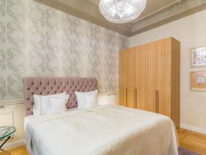 Prodej bytu 2+kk, Karlovy Vary, Vřídelní, 61 m2