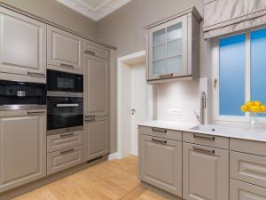 Prodej bytu 2+kk, Karlovy Vary, Vřídelní, 61 m2