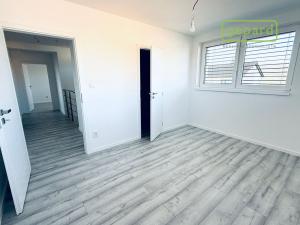Prodej rodinného domu, Bavoryně, 165 m2