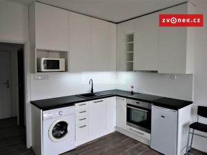 Pronájem bytu 1+kk, Zlín, Ševcovská, 30 m2
