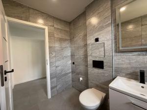 Prodej bytu 2+1, Ostrov, Jungmannova, 52 m2