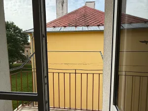Prodej bytu 2+1, Ostrov, Jungmannova, 52 m2