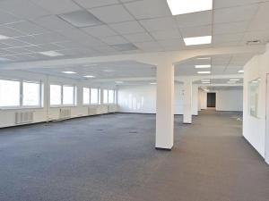 Pronájem kanceláře, Praha - Libeň, Na žertvách, 5500 m2